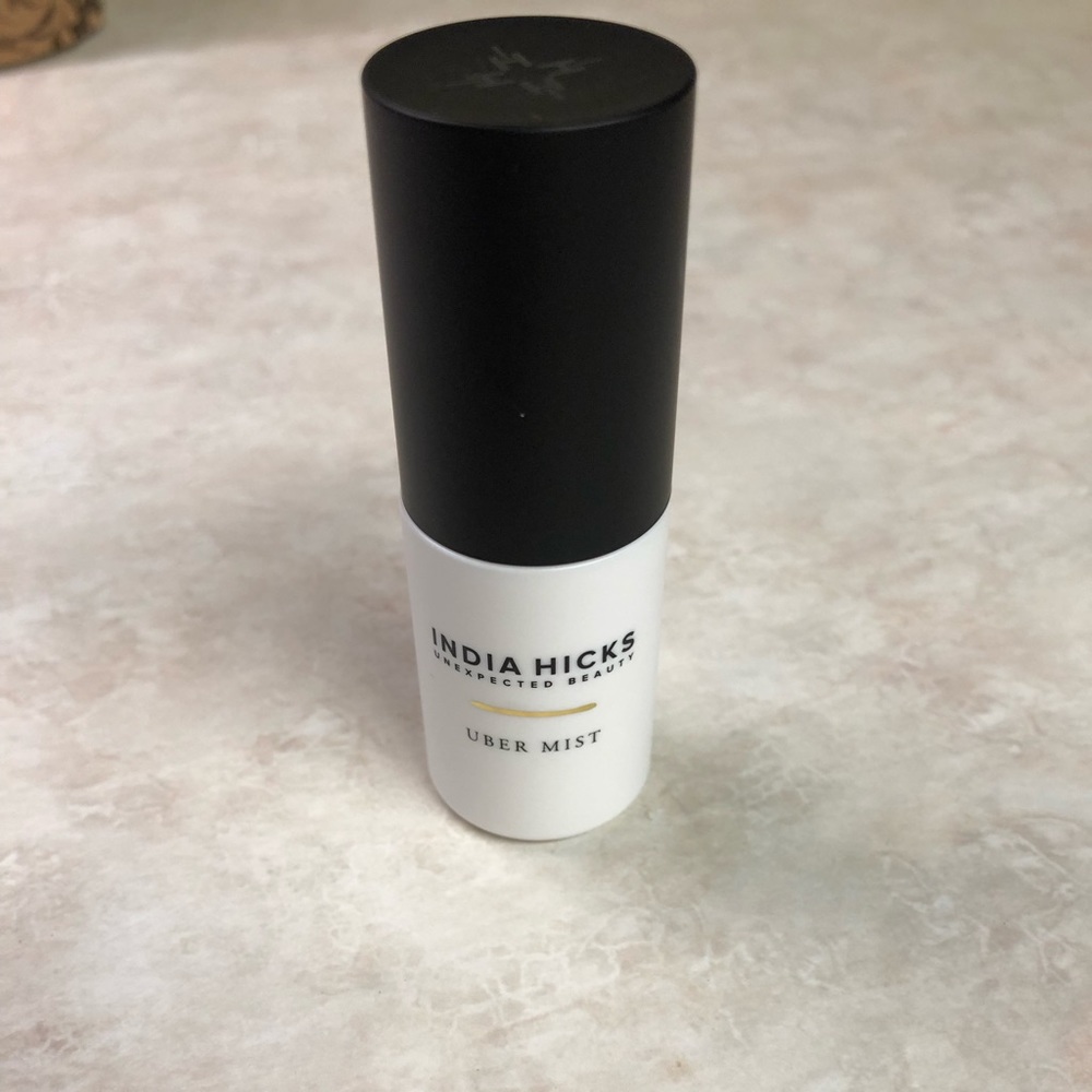 India Hicks Uber mist